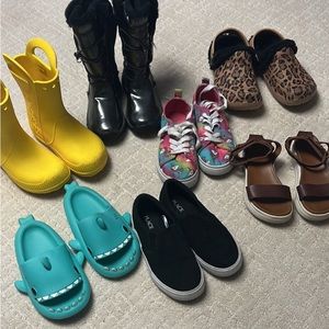 Girls shoes size 13-1
